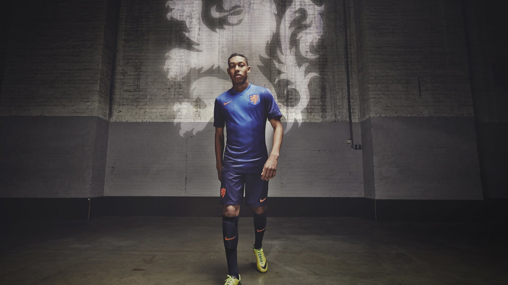 AYX体育-伊朗队在巴黎奥运会比赛中展现出高效的传球配合，伊朗 转播奥运会