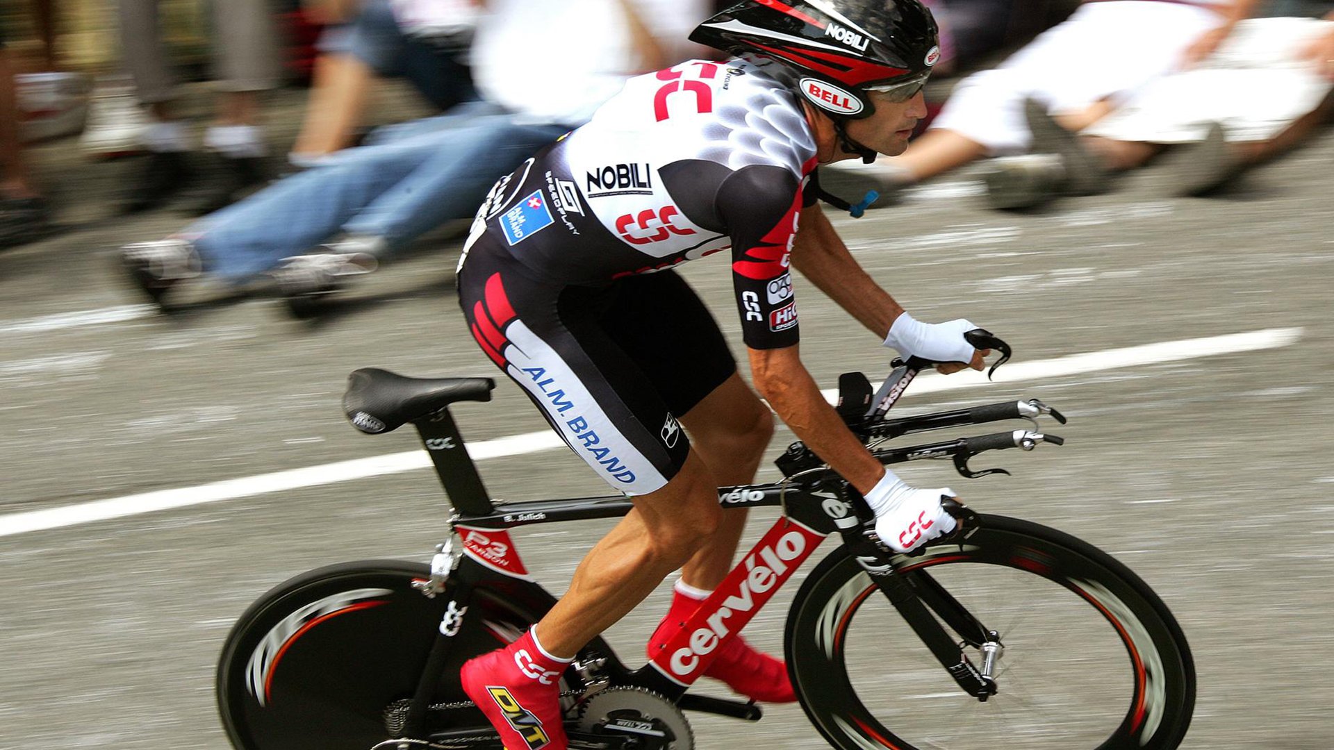 逆境求胜：球队在落后时的英勇表现，逆境求存